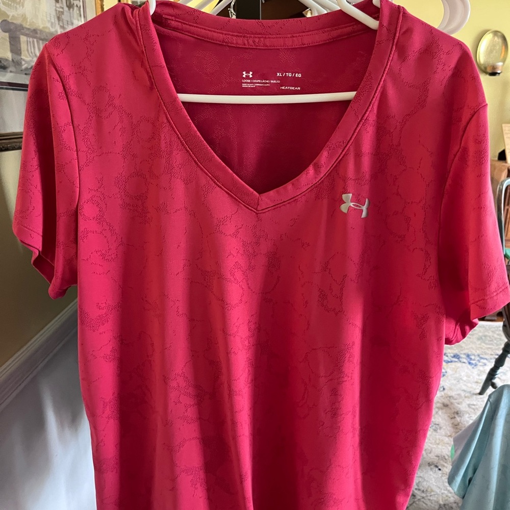 Under Armor Running Activewear Shirt Size XL